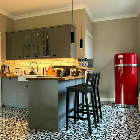 Charming Near The Wadden Sea בית נופש