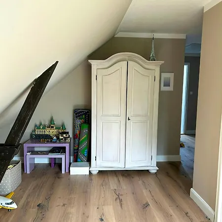 בית נופש Charming Near The Wadden Sea *